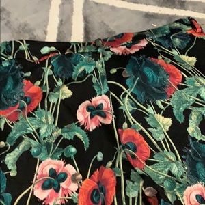 H&M Pants - H&M Floral ankle trousers H&M Pants - H&M Floral ankle trousers